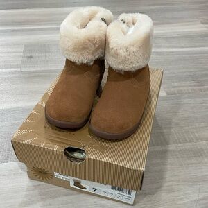 UGG toddler boots Jorie II